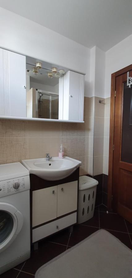 Yla Apartments Piatra Neamţ Exteriér fotografie