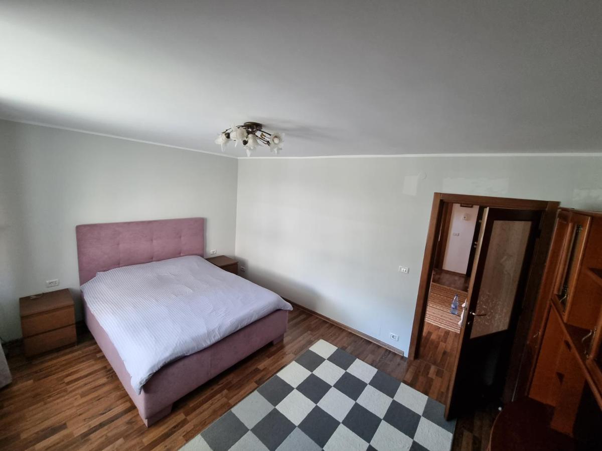 Yla Apartments Piatra Neamţ Exteriér fotografie